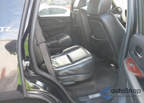 2009 Chevrolet Tahoe Ltz z USA, uszkodzony, nr VIN 1GNFC33079R108257